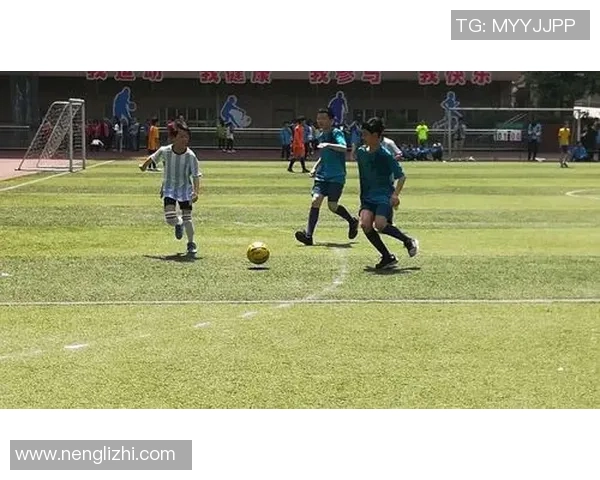 西安足球队的拼搏历程与大师赛的荣耀之路